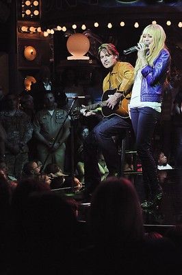 normal_hannah_montana_forever_1.jpg